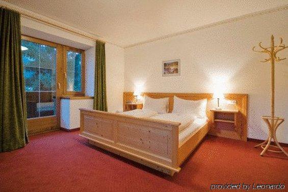 Hotel Reitlwirt Бриксен-им-Тале Стая снимка