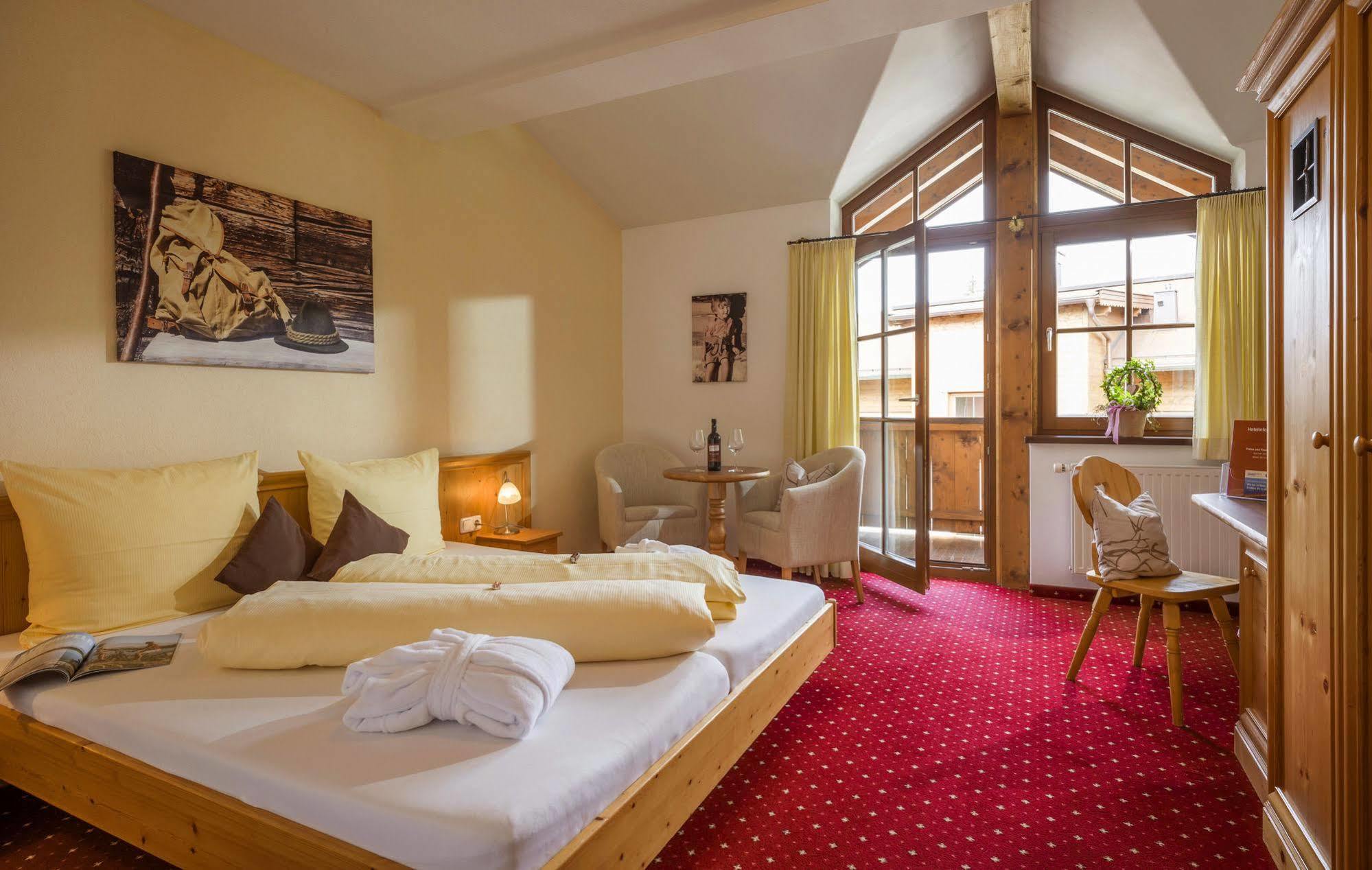 Hotel Reitlwirt Бриксен-им-Тале Екстериор снимка