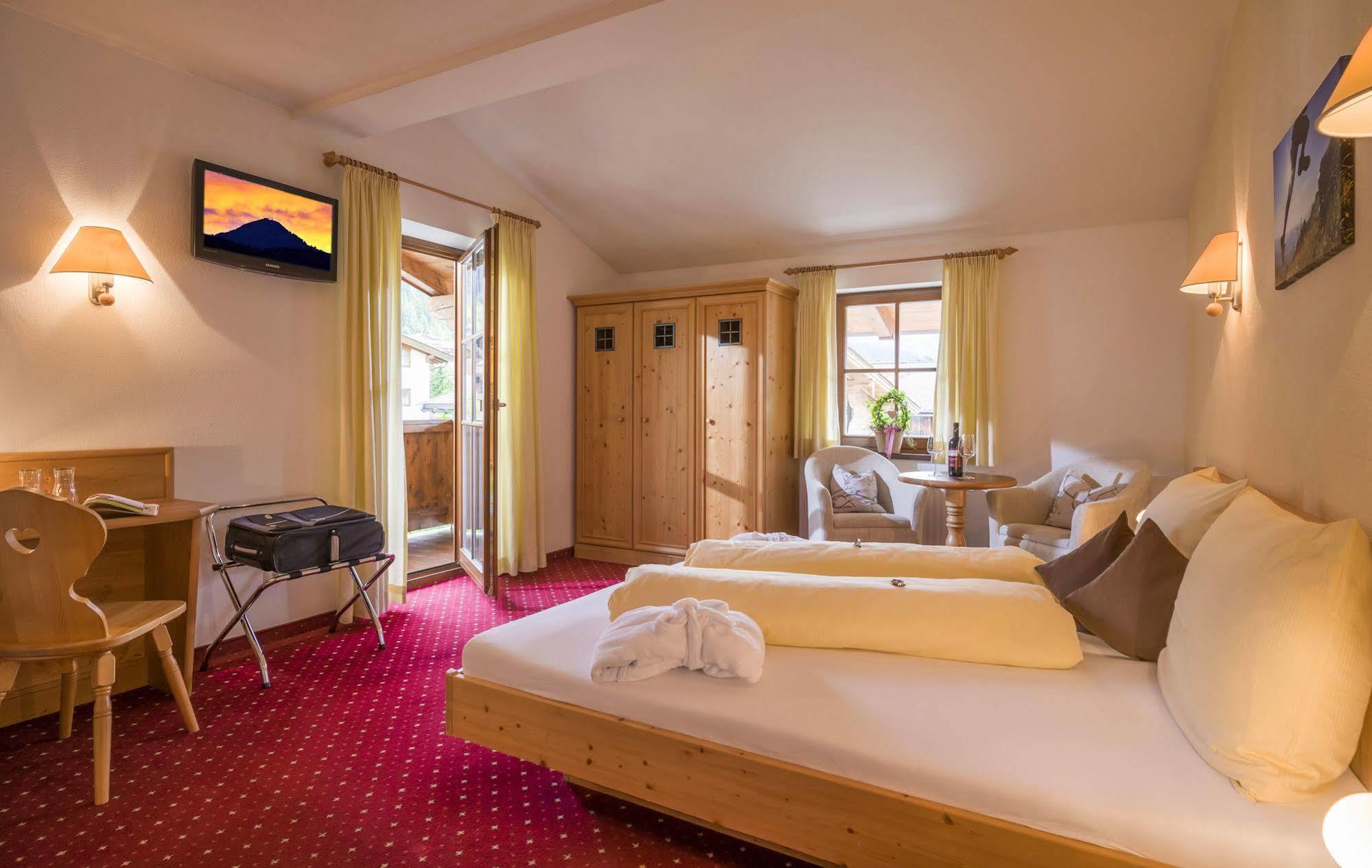Hotel Reitlwirt Бриксен-им-Тале Екстериор снимка