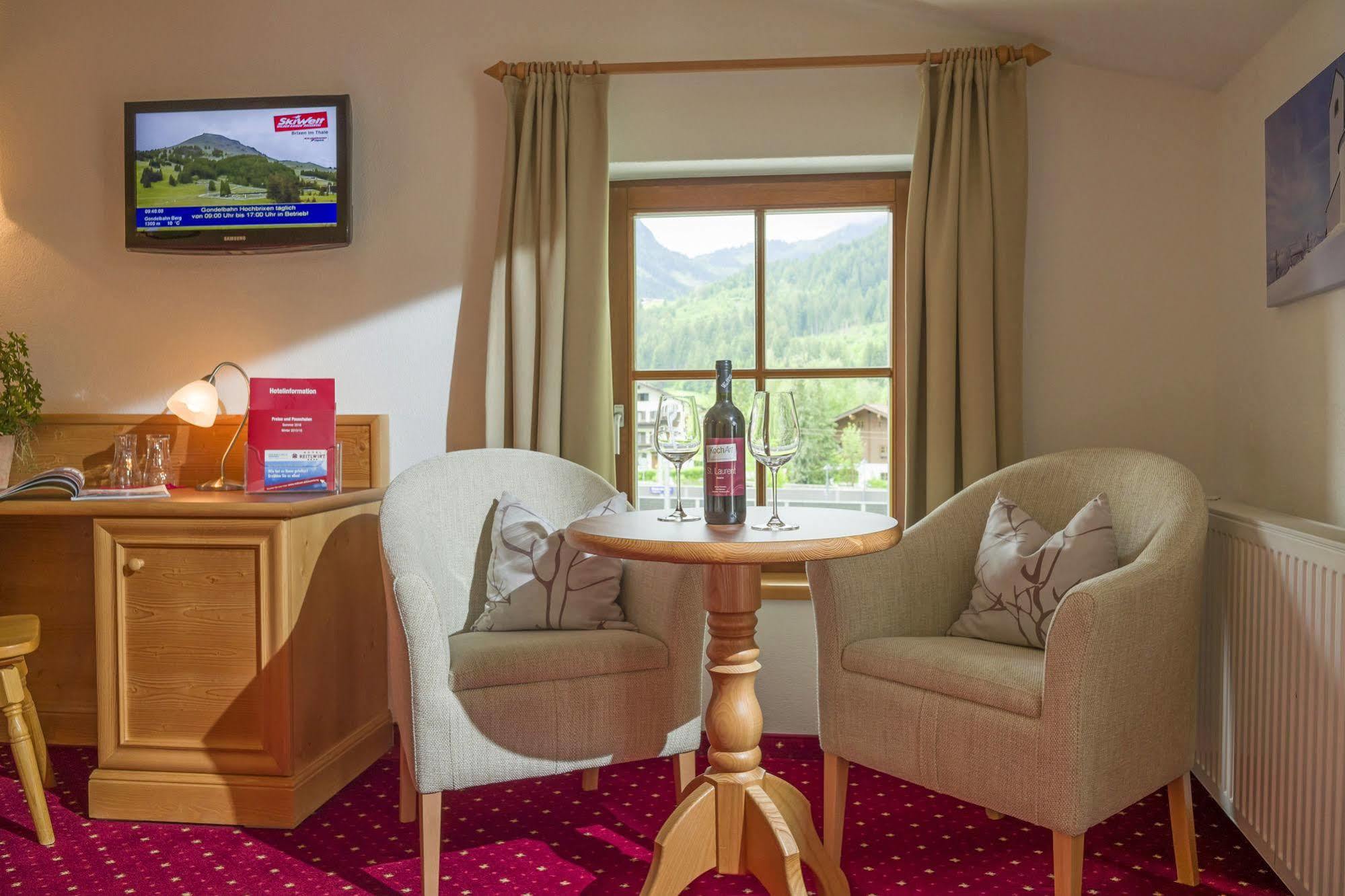 Hotel Reitlwirt Бриксен-им-Тале Екстериор снимка