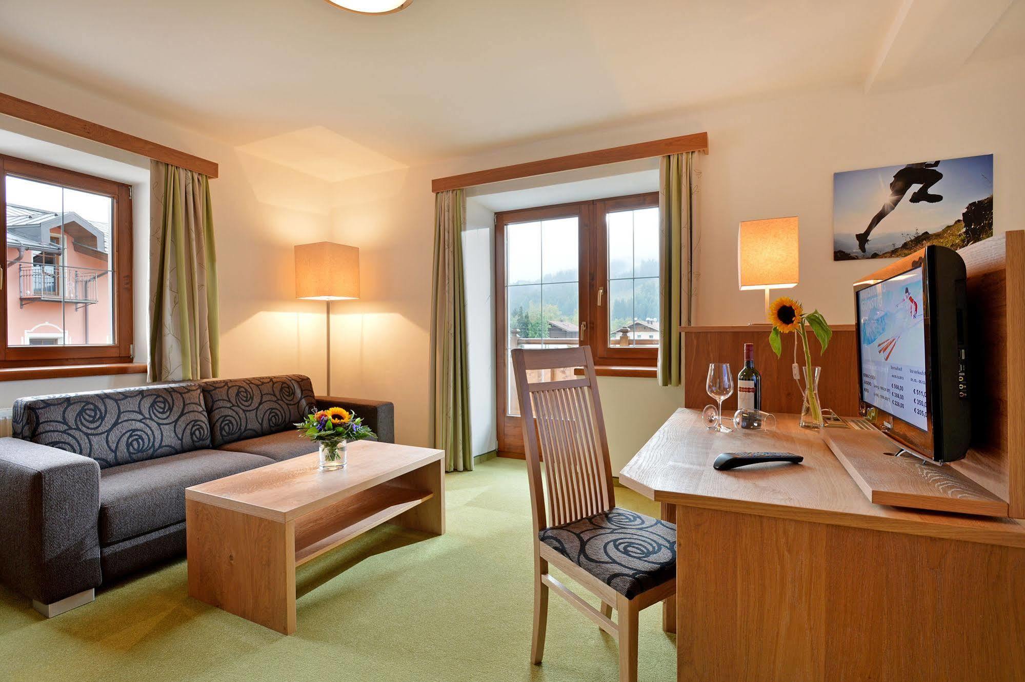 Hotel Reitlwirt Бриксен-им-Тале Екстериор снимка