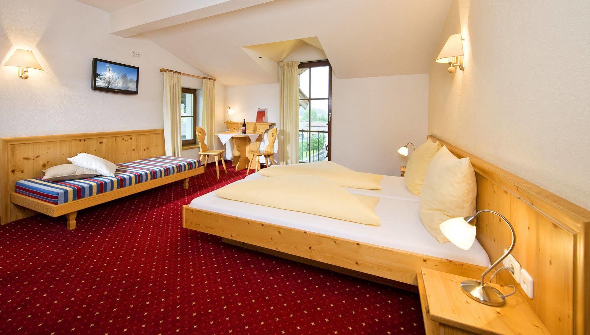 Hotel Reitlwirt Бриксен-им-Тале Екстериор снимка