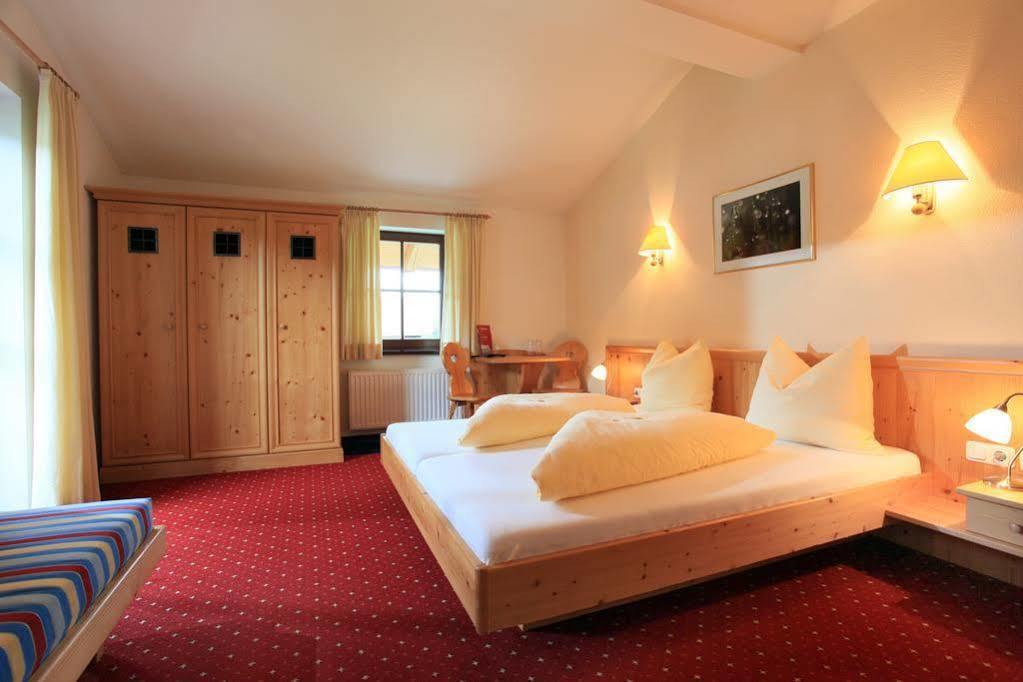 Hotel Reitlwirt Бриксен-им-Тале Екстериор снимка